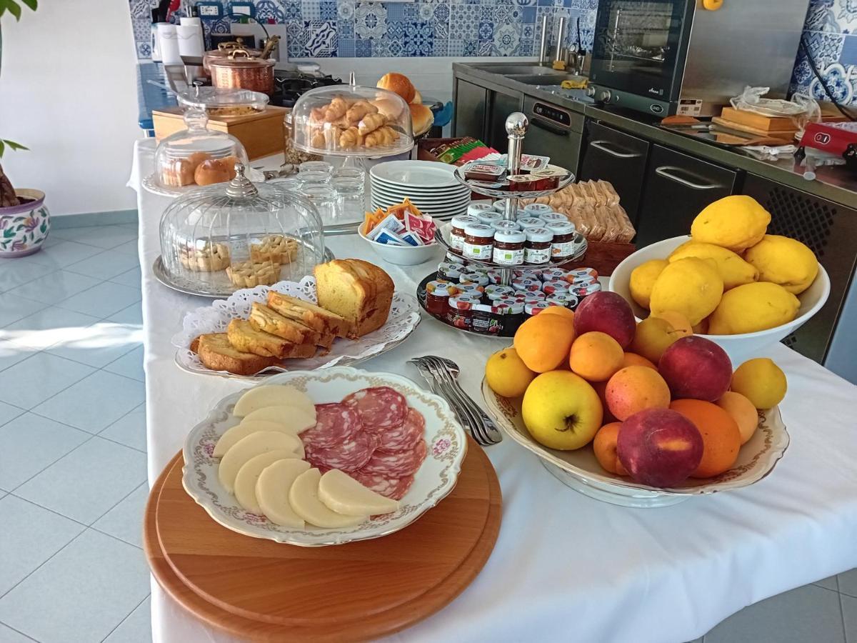 La Pergola Del Torchio Acomodação com café da manhã Ísquia Exterior foto