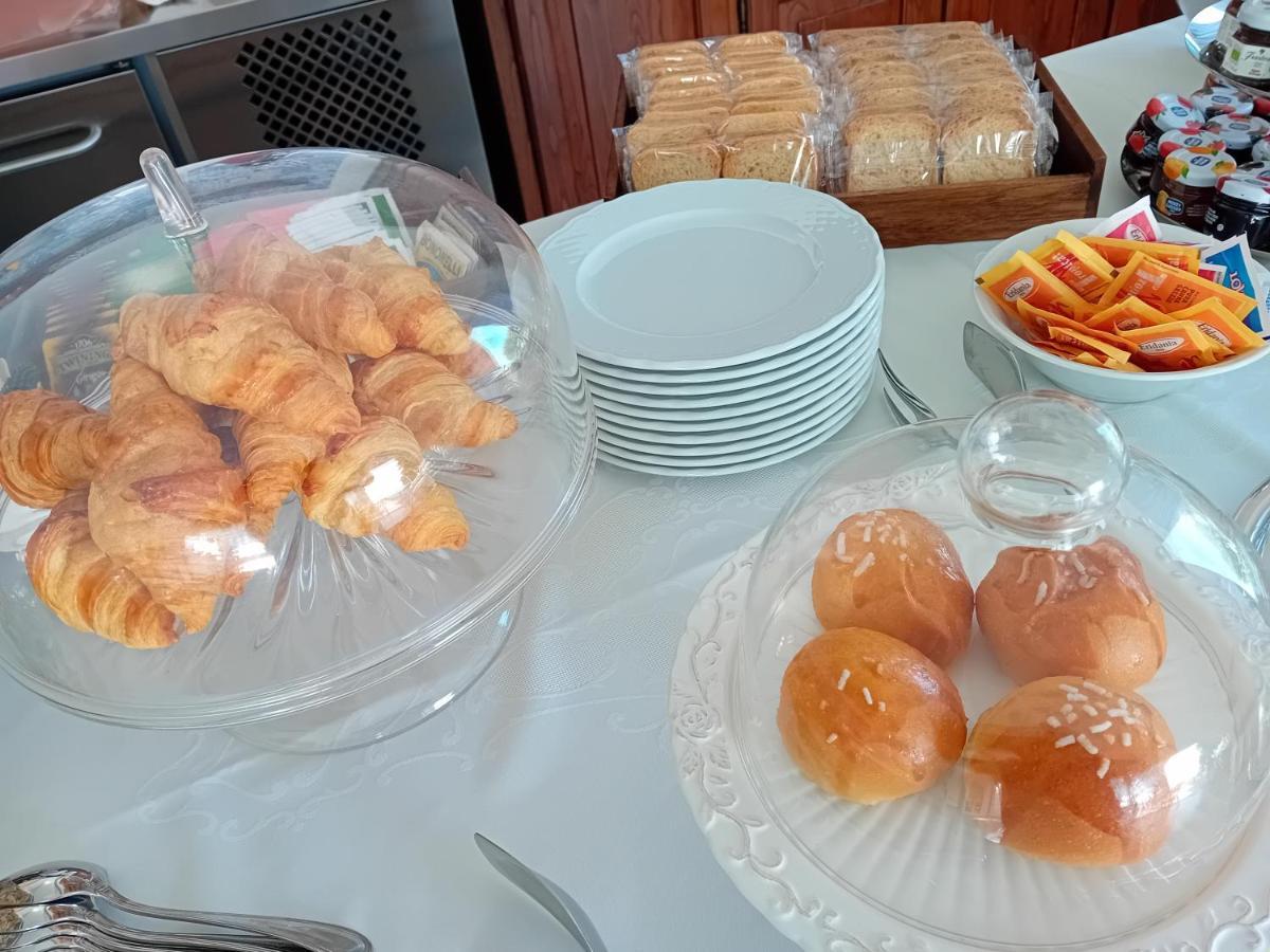 La Pergola Del Torchio Acomodação com café da manhã Ísquia Exterior foto